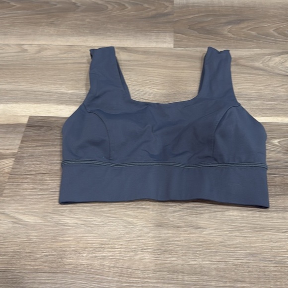 Lululemon Women's Blue Sports Bra size 2 - Picture 2 of 7